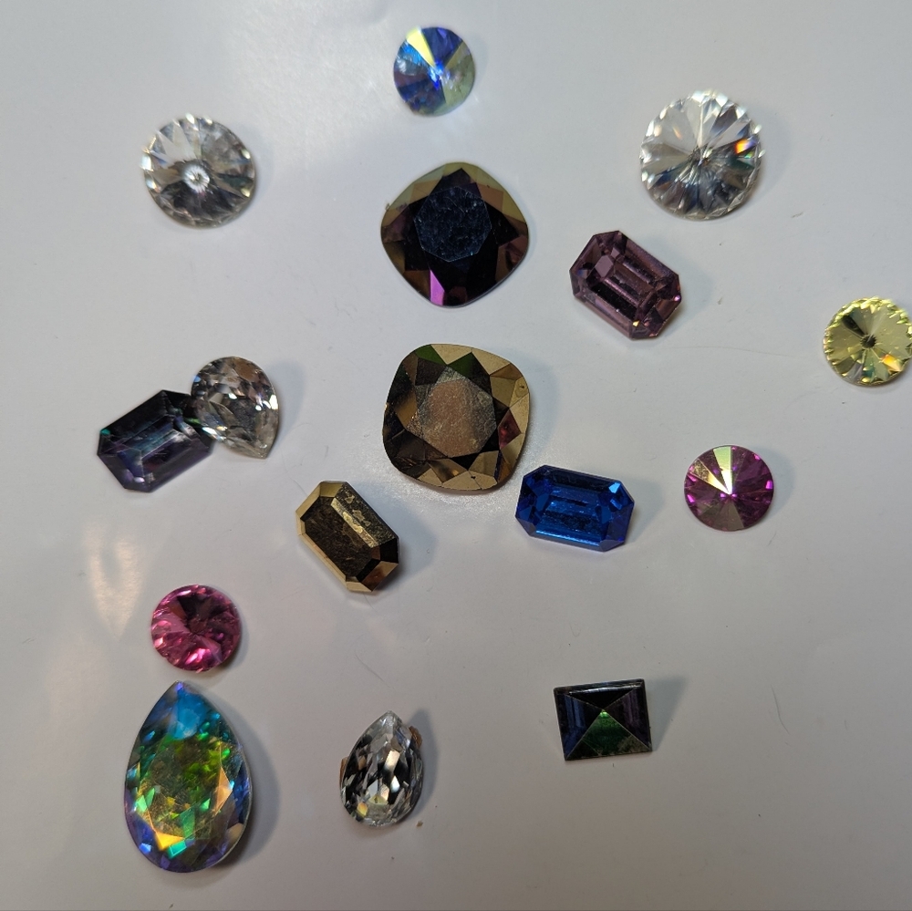 Wendy Gell jewelry supplies lot B, 15 Swarovski jewels
